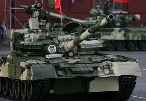 Башту російського танка вибухом відправило в "космос"